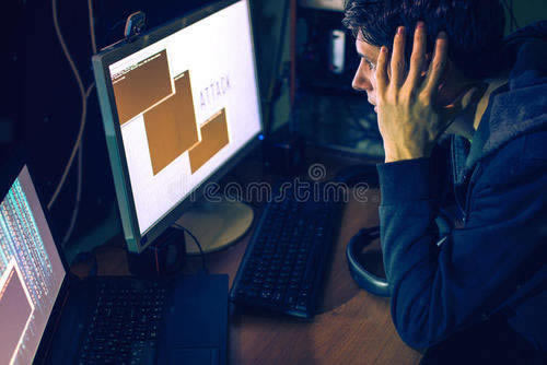 在网上的平台被黑财务结算一直不给提款.文章开头语(图)