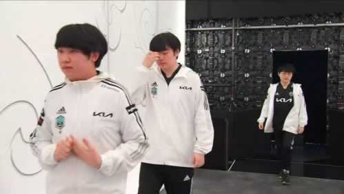 【紧急提醒】网上被黑提款被拒绝?财务部门正在审核!你的资金安全,我来守护!大家怎么搞(图)