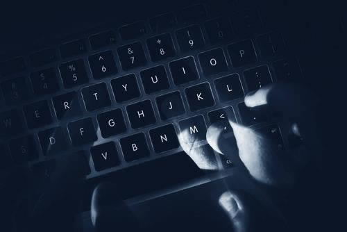 【揭秘】数据延迟背后的提款困境:揭秘金融科技行业痛点